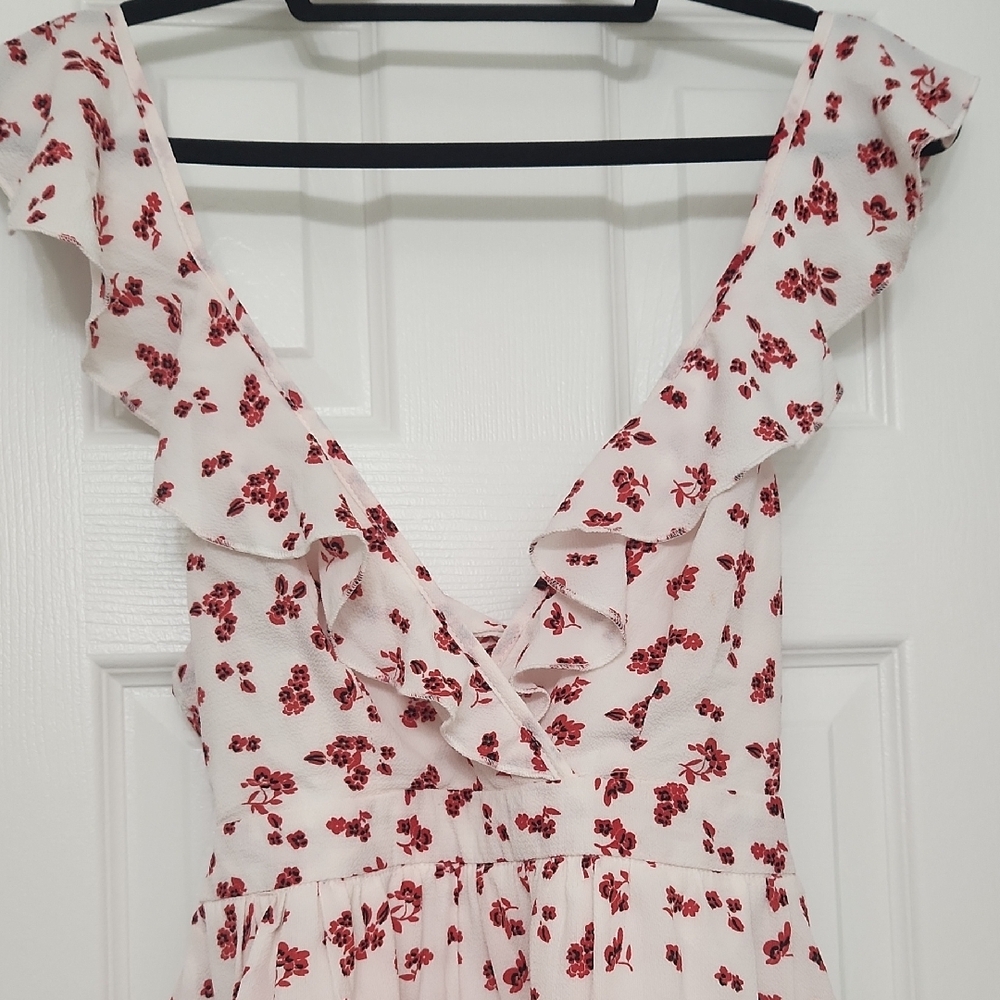 Floral Ruffle Sleeveless Top - Picture 2 of 10